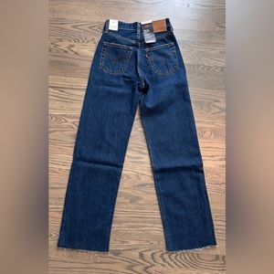 Levi’s premium ribcage straight ankle jeans 24x29 NWT